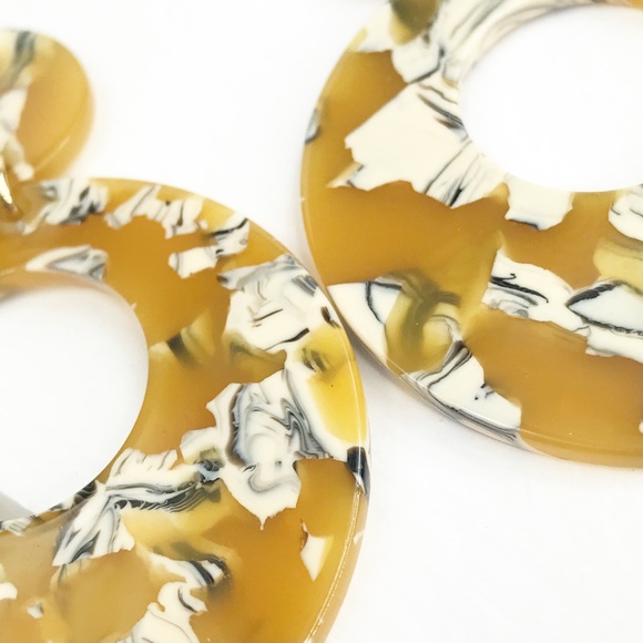 Open Circle Pendant Drop Earrings in Amber - Picture 2 of 8